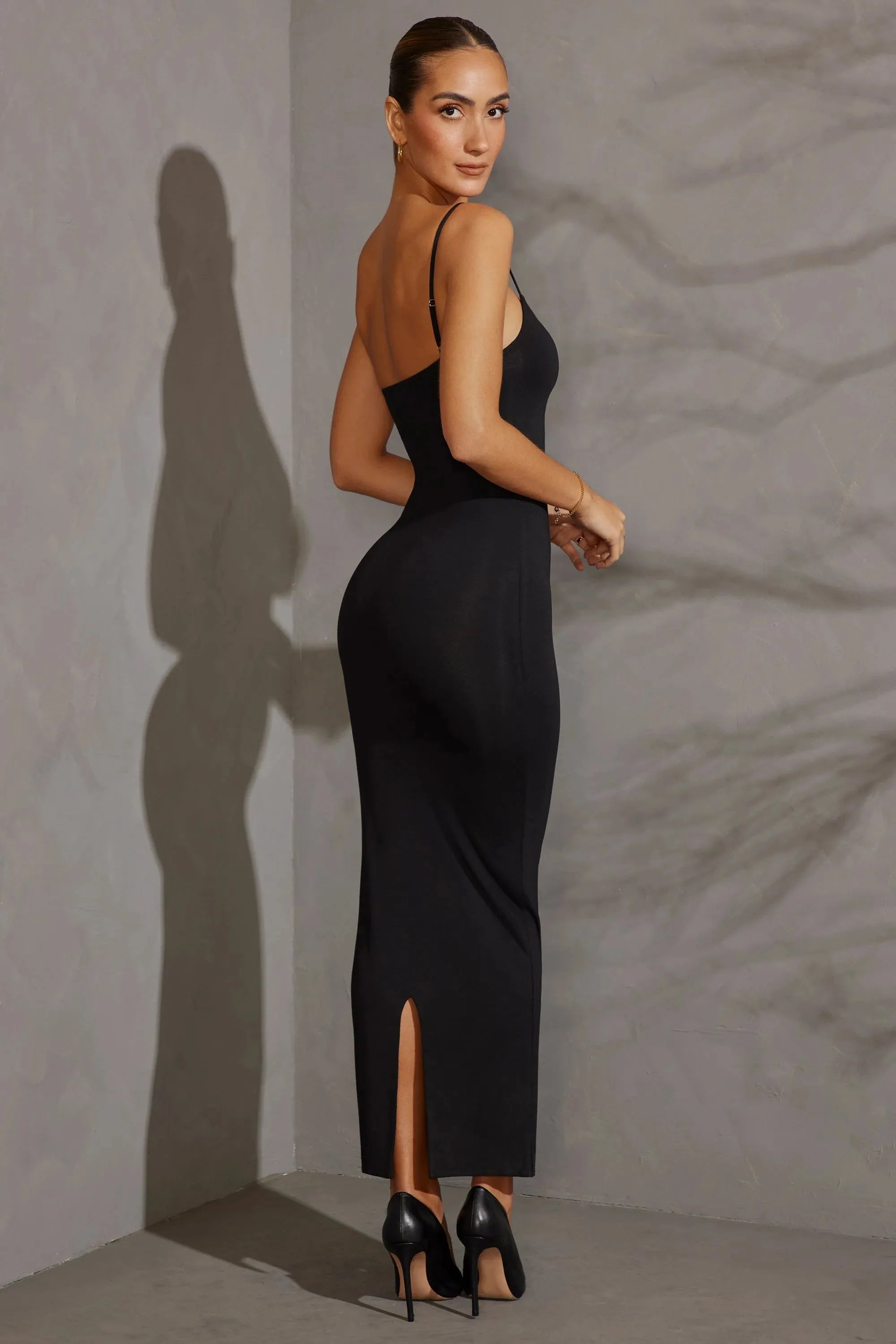 Scoop Neck Maxi Dress in Black